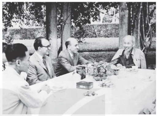 Chủ tịch Hồ Chí Minh tiếp đoàn nhà báo của Đảng Cộng sản I-ta-li-a (5 – 1959)
