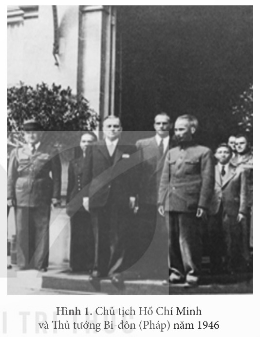 Chủ tịch Hồ Chí Minh và Thủ tướng Bi-đôn (Pháp) năm 1946