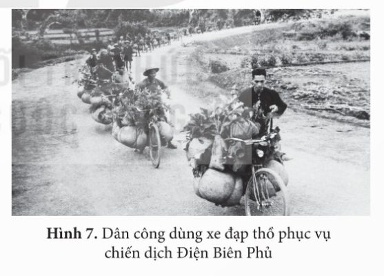 Dân công dùng xe đạp thồ phục vụ chiến dịch Điện Biên Phủ
