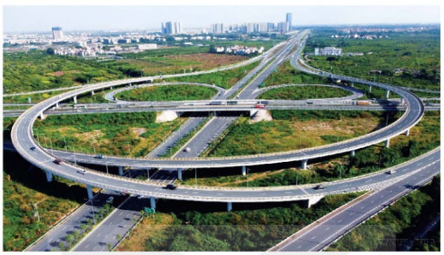 Nút giao thuộc Hà Nội của tuyến cao tốc Hà Nội – Hải Phòng – tuyến cao tốc đầu tiên của Việt Nam xây dựng theo tiêu chuẩn quốc tế
