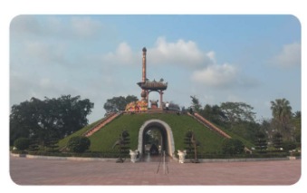 Đài tưởng niệm trung tâm ở di tích Thành cổ Quảng Trị (tỉnh Quảng Trị)