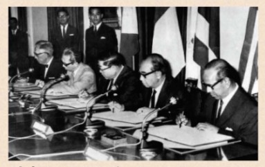 Bộ trưởng Ngoại giao năm nước kí bản Tuyên bố thành lập ASEAN