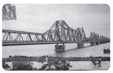 Cầu Long Biên tại Hà Nội (khánh thành năm 1902)