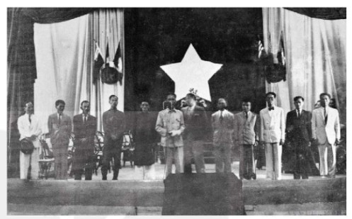 Chủ tịch Hồ Chí Minh cùng các thành viên Chính phủ tuyên thệ nhậm chức tại kì họp thứ nhất, Quốc hội khoá I (3 – 1946)
