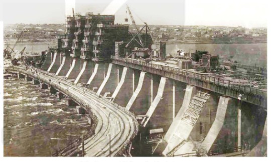 Nhà máy Đni-ép được khởi công xây dựng năm 1927 – nhà máy thuỷ điện lớn nhất châu Âu vào những năm 30 của thế kỉ XX