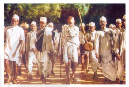 M. Gan-đi và người dân Ấn Độ tuần hành chống thực dân Anh độc quyền muối (1930)
