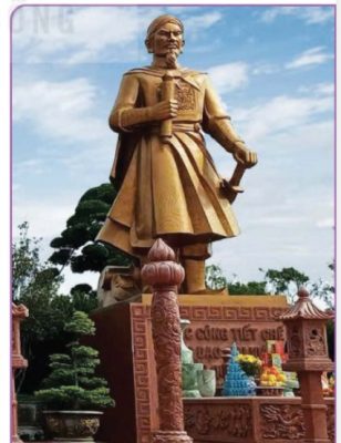 Tượng Quốc công tiết chế Hưng Đạo Đại vương Trần Quốc Tuấn (khu di tích Bạch Đằng Giang, thành phố Hải Phòng)